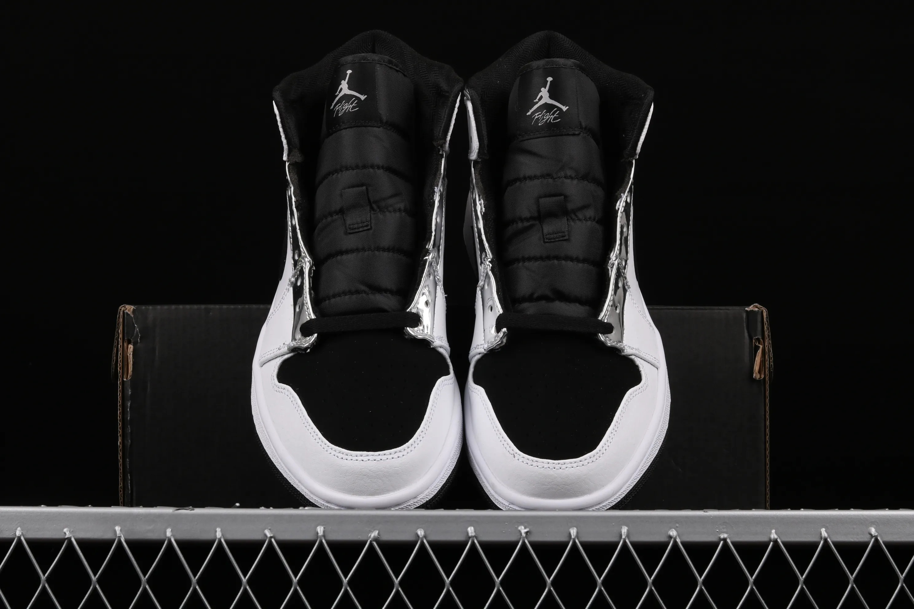 All categories Air Jordan Jordan series basketball shoes Air Jordan 1 Mid Air Jordan 1 Mid AJ1 Leonard Jr. Joe 1 black and white silver 554724-121